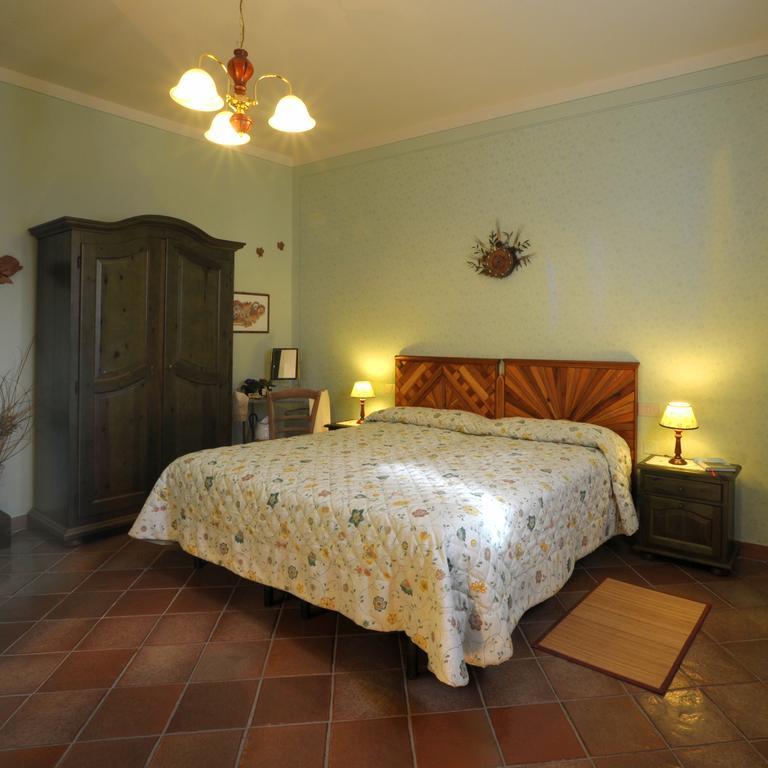 Agriturismo Podere Poggio Ai Cieli San Gimignano Szoba fotó